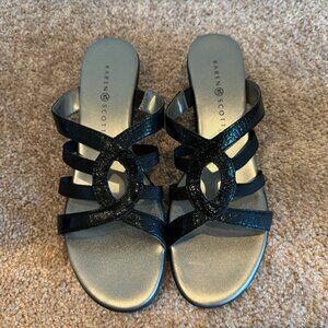 Karen Scott Black Pumps